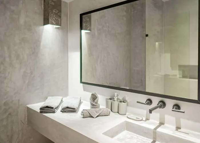 Essentia Luxury Jungle 2br With Private Pool