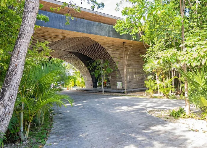 Apartment Essentia Luxury Jungle 2br With Private Pool