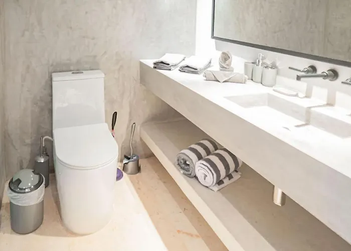 Essentia Luxury Jungle 2br With Private Pool