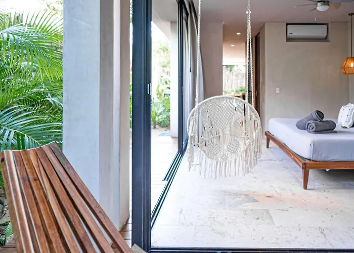 Essentia Luxury Jungle 2br With Private Pool *